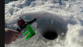 塘路湖でワカサギ釣りを楽しむ