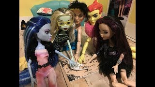 The Ouija Board-  A MH/EAH Halloween Special Stop Motion