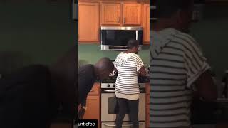 fake sneeze on auntie fee