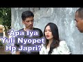 Apa Iya, Yuli Nyopet Hp Japri?