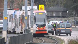 Osobówka wjechała w tramwaj. Gdańsk Wały Jagiellońskie wypadek tramwaju