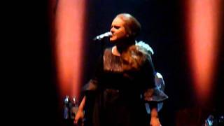 Adele performs live "Rolling in the deep" @ Beacon Theater on May 19 2011