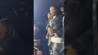Drake enters THROUGH THE CROWD | Barclays Center | Brooklyn, NY 7/17/2023