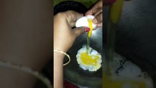 ଖୁବ୍ କମ୍ ସମୟରେ ଏମିତି ବନେଇ ଖାଆନ୍ତୁ 👌🔥#spicy egg yippee#shortsviral