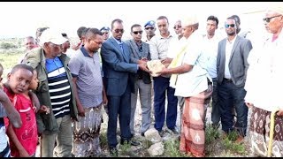 Maayirka Borama Iyo Badhsaab Ku Xigeenka G.Salal Ayaa Dhagax Dhigey Dhismaha Jeelka Magaalada Boon