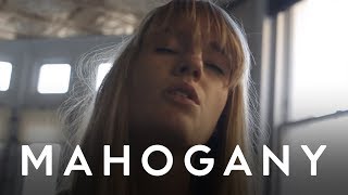 Robyn Sherwell - Pale Lung | Mahogany Session