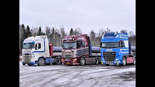 Tripled up for a drive to Finland with Christmas - WV 22 - William de Zeeuw Trucking