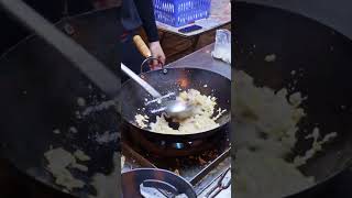 炒麵超人。大火炒麵。網友認證有鍋氣。街頭美食。台灣小吃。