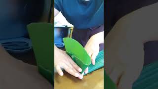 วิธีห่ออาหารด้วยใบตอง How to wrap food with banana leaves#food #Bananaleaf #shorts