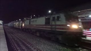 13422 / NABADWIP DHAM EXPRESS (Malda Nabadwip Dham) With Howrah (HWH) WAP5 30095