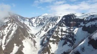 鳥海ブルーライン・鉾立、雪の回廊