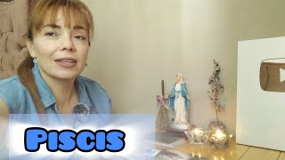 PISCIS♓Les tienes sin dormir, quiere volver, le da miedo que llegue otro amor