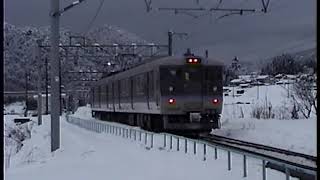 【スパーク映像】伯備線　下石見信号場　早朝の普通電車の行き違い