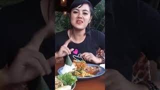 kalian mau wisata k ciwidey wajib nih mampir d resto ini makanannya enak enak g akan nyesel #kuliner