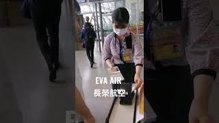 【長榮航空，日本地勤篇】又忙又美麗的空姐，敲碗的來了!快來看看長榮航空日本地勤的工作模樣！比小七店員更忙碌的美麗空姐！空姐第N彈！錯過可惜！202308KIX-Tpe