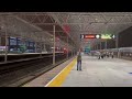 fuxing emu reaches speed and crosses stationsfuxing ລົດໄຟຄວາມໄວສູງໄດ້ໄວຜ່ານເວທີ 夜晚复兴号动车组跨站达速通过高铁站