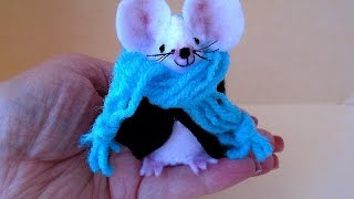 DIY little felt mouse, sewing pattern and how to, sewing for beginners