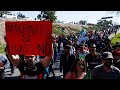 Manifestazioni pro e contro migranti a Tijuana, Messico