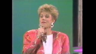 Anne Murray "Now And Forever (You & Me)" at the 1986 American Music Awards