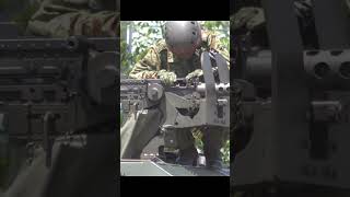 重機関銃がジャムらないように念入りに装填する自衛隊員 #shorts #soldier #M2 #JGSDF #陸上自衛隊 #キャリバー50