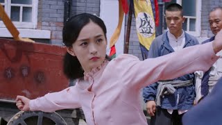 Japanese samurai bullied Chinese civilians,prompting a kung fu girl to intervene and defeat them all