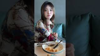 眼里容不得一点沙子#腼腆害羞内向社恐文静小女生 #塑料姐妹花   白了个白白