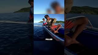 The little boy was dragged into the sea by a big fish.#foryou #fyp #fish