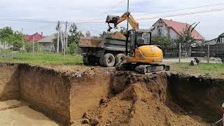 JCB 8052 Digging the foundation pit for house