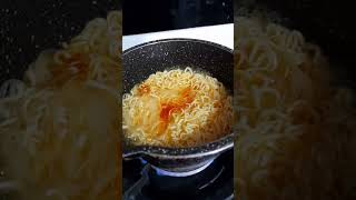 Mabilisang pagluluto!!Pagka kulo abay luto🙂.SPICY NOODLES!🍜🍜 #shorts #youtubeshorts #shortvideo