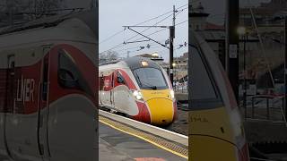 195 118 and 801 201 at York [19/01/25] #yorkstation