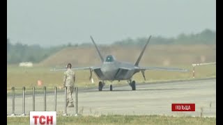 Чотири літаки «F-22 Raptor» прибули до польської військової бази