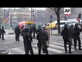 France deploys thousands of police to contain fuel protesters