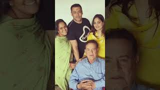 Salman Khan with family #shorts #arbaazkhan #sohailkhan #beinghuman #arpita #salmankhan ❤️🎶