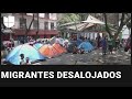 Así viven cientos de migrantes que duermen en la Plaza Giordano Bruno en la Ciudad de México