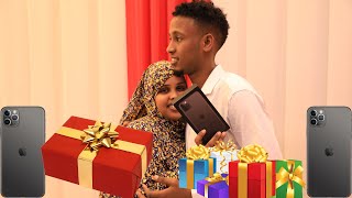 ABDIFITAH YARE OO HADIYADA SUPRISE AH IPHONE 11 PRO MAX GUDOONSIIYAY SHAADIYO SHARAF BES ROMANTIC