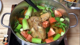 HOW TO MAKE CHICKEN BROTH HOMEMADE CHICKEN BROTH - CHICKEN BROTH FOR RISOTTO SOUPS SOUPS