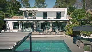 Luxueuse maison contemporaine à vendre dans les Parcs de Mougins, domaine fermé et sécurisé.