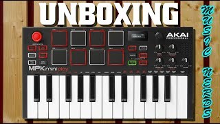 Unboxing The Akai MPK Mini Play