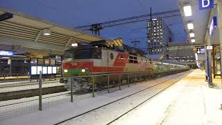 Sr1-vetoinen Z HLV 233 (HKI-KV) Pasilassa 15.12.2023