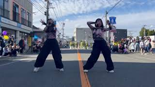 2024年11月23日小林秋祭り　DANCE STUDIO WILDCAT'Sダンスパフォーマンス　宮﨑銀行前