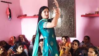 जब ऐसे चिकने चेहरे... तो केसे न नजर फिसले 😍😍।। letest pahadi pudua dance।।