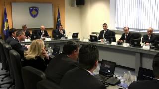 ISA MUSTAFA MERR DETYREN, HASHIM THACI IA DOREZON ME CEREMONI