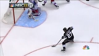 Alec Martinez wins the 2014 Stanley Cup for Los Angeles Kings in 2OT