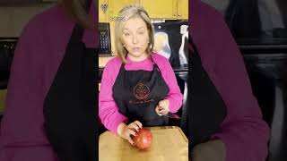 The easiest way to peel a pomegranate! #pomegranate #howto #pomegranateseeds