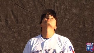 Shin Soo-Choo attempts Oreo challenge