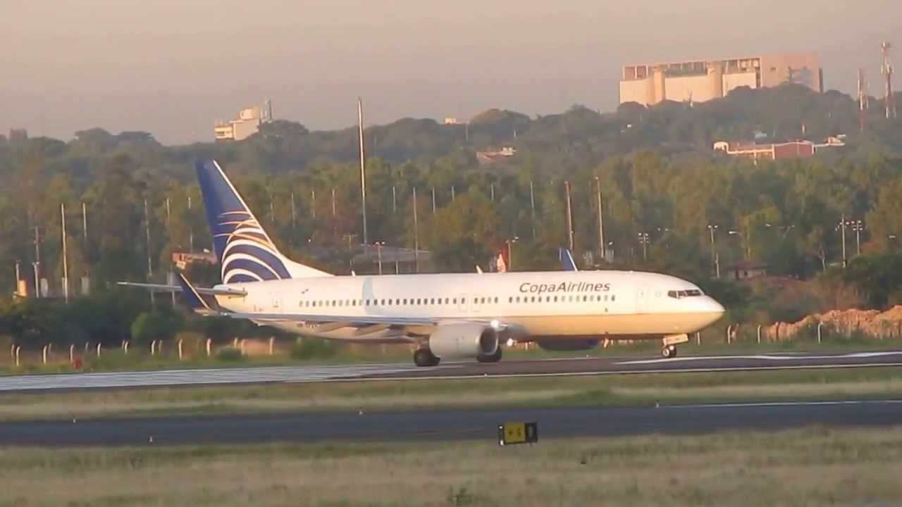 Boeing 737-800 Copa Airlines Despegando Del Aeropuerto Silvio ...