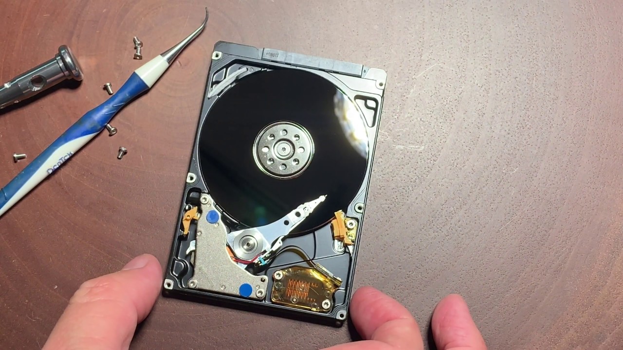 How To Recover Data From A Dead Hard Drive (Beginner Tutorial) - YouTube