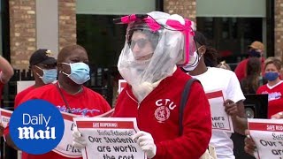 Chicago teachers protest returning to classrooms amid coronavirus pandemic