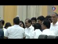 brs leaders welcome cm kcr in pragathi bhavan hyderabad mic tv news