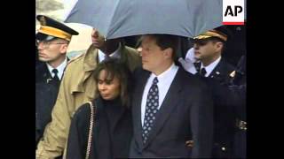 USA: BODY OF COMMERCE SECRETARY RON BROWN RETURNED TO WASHINGTON